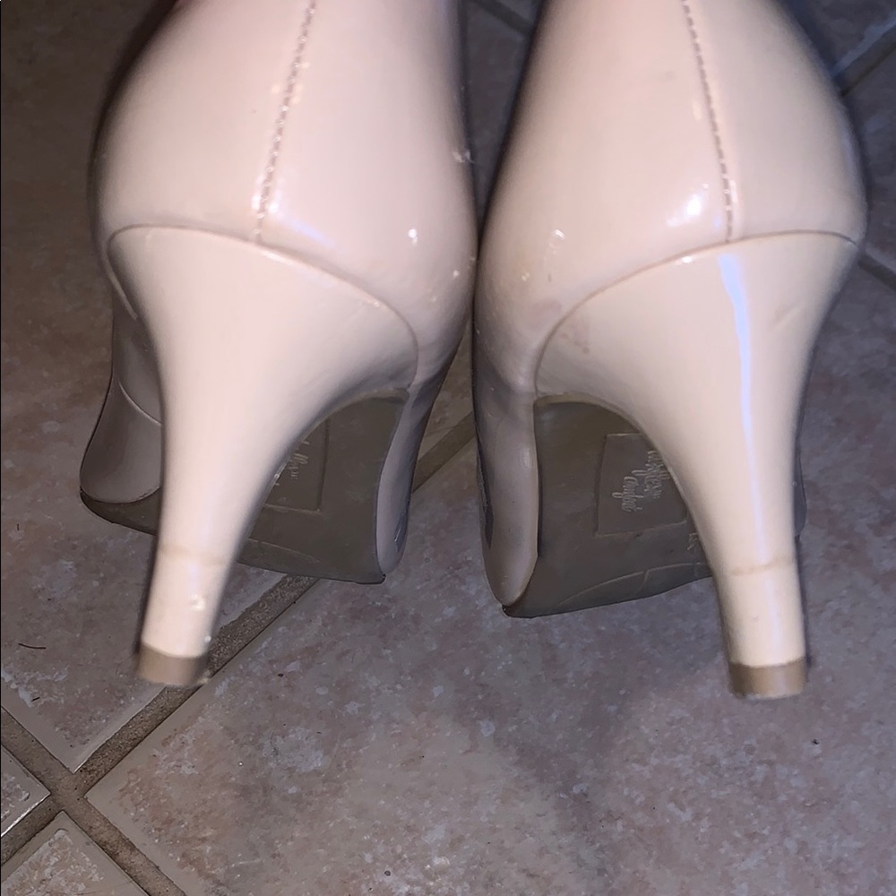 Tan Heels - Picture 5 of 6